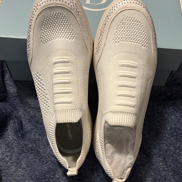 Life Stride Shoes - Bzees by life stride size 8